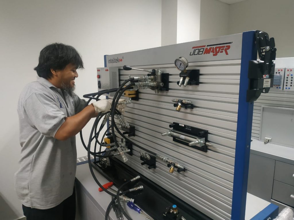 intelitek jobsmater training station