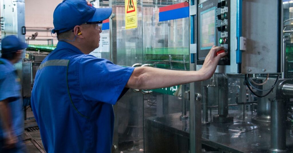 Bisakah Artificial Intelligence (AI) dan Augmented Reality (AR) Menjadi Solusi bagi Produktivitas Manufaktur?